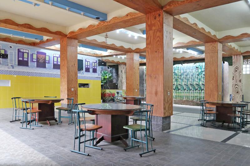 Oyo 1673 M Authentic Kost Man - Restoran