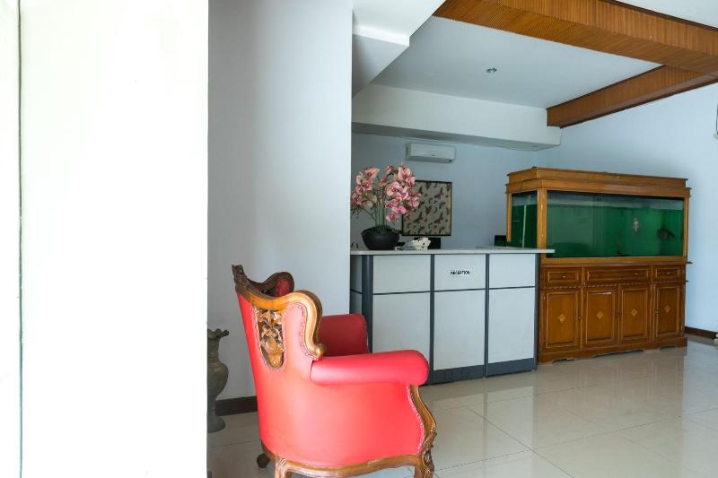 1421 Kasmaran Guest House - Lobi