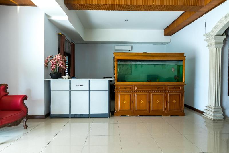 1421 Kasmaran Guest House - Lobi
