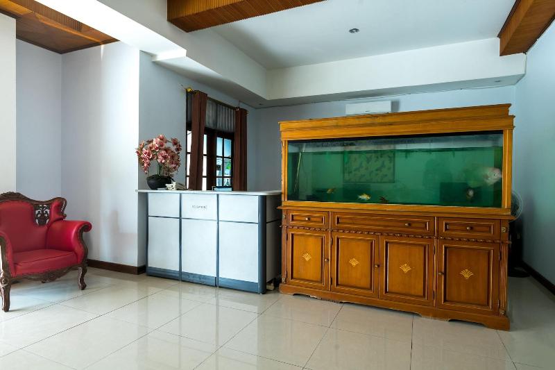 1421 Kasmaran Guest House - Lobi