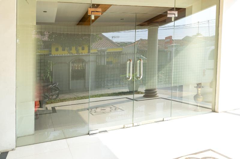 1421 Kasmaran Guest House - Genel