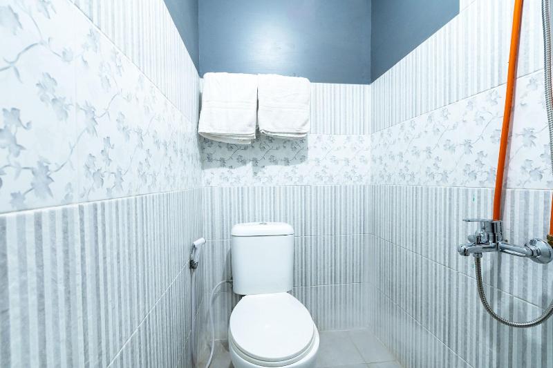 1421 Kasmaran Guest House - Oda
