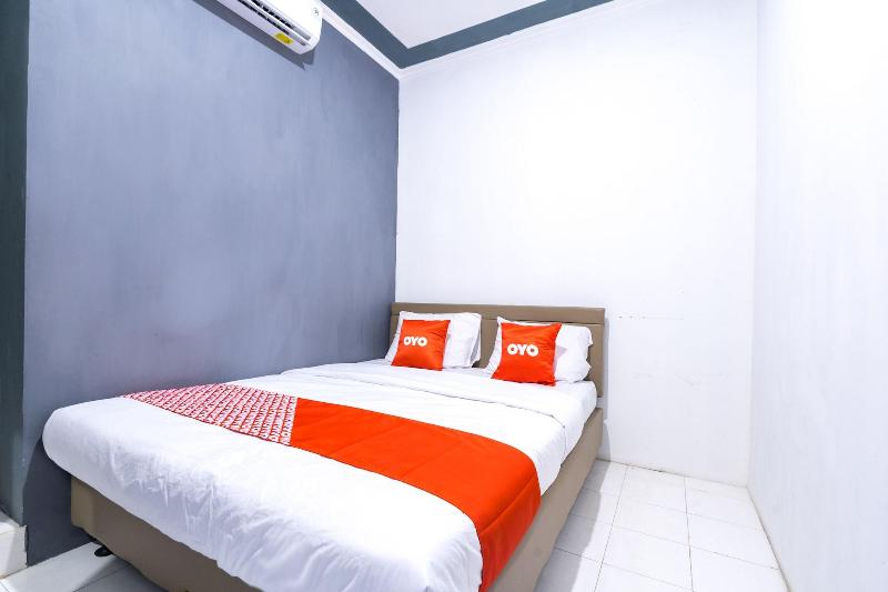 1421 Kasmaran Guest House - Oda