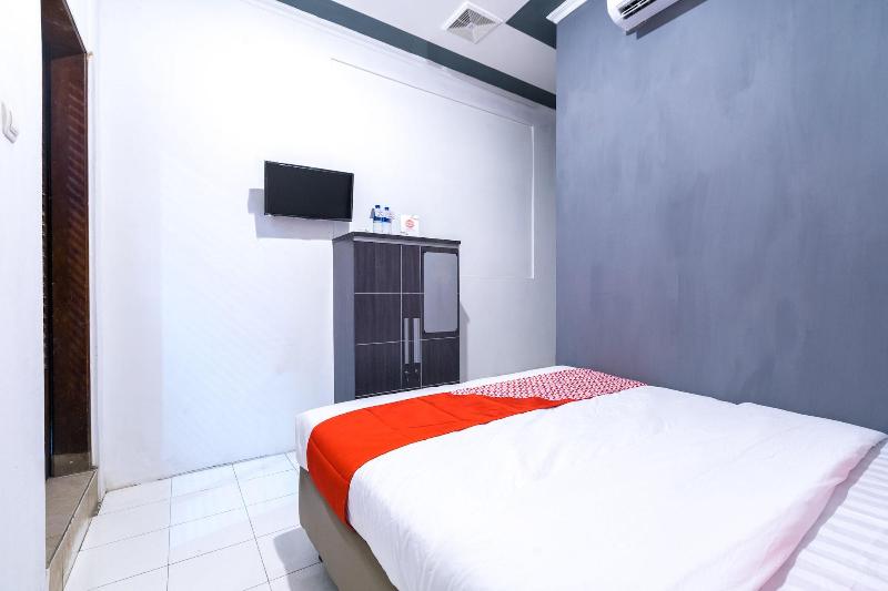 1421 Kasmaran Guest House - Oda
