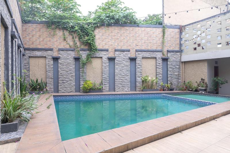 1421 Kasmaran Guest House - Havuz