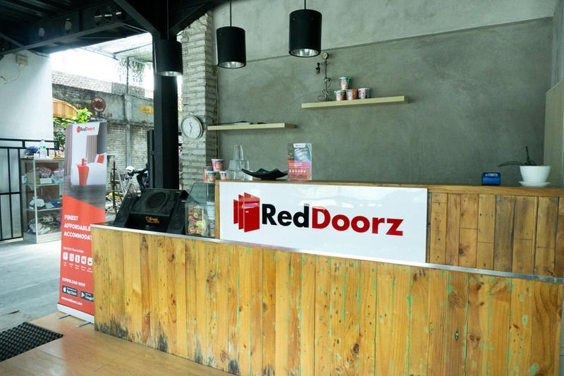 Formerly RedDoorz near Alun Alun Madiun - Lobi