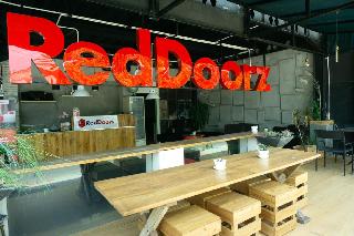 Formerly RedDoorz near Alun Alun Madiun otel fotoğrafı
