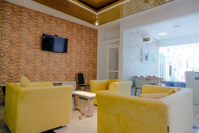 1665 Aurila Homestay Syariah - Lobi