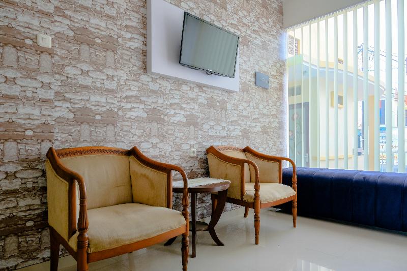 1665 Aurila Homestay Syariah - Lobi
