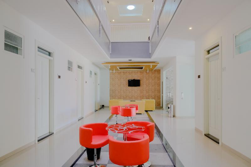 1665 Aurila Homestay Syariah - Lobi