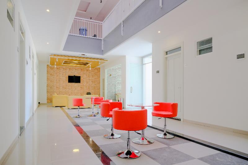 1665 Aurila Homestay Syariah - Lobi