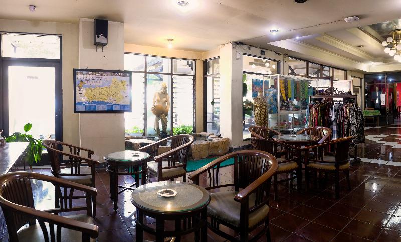 Hotel Wisata by ZUZU - Lobi