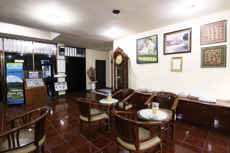 Hotel Wisata by ZUZU - Lobi
