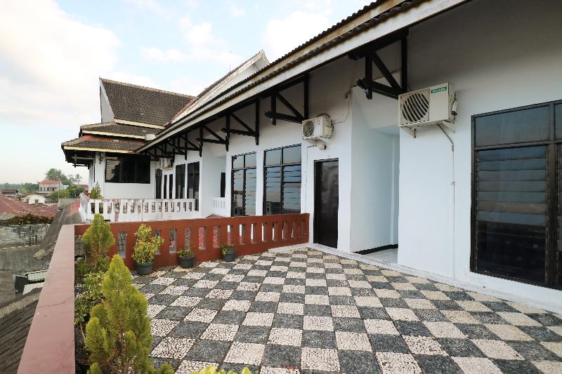 Hotel Wisata by ZUZU - Teras