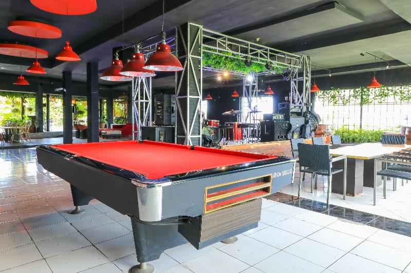 Labuana Homestay and Cafe Garden Makassar by ZUZU - Lobi