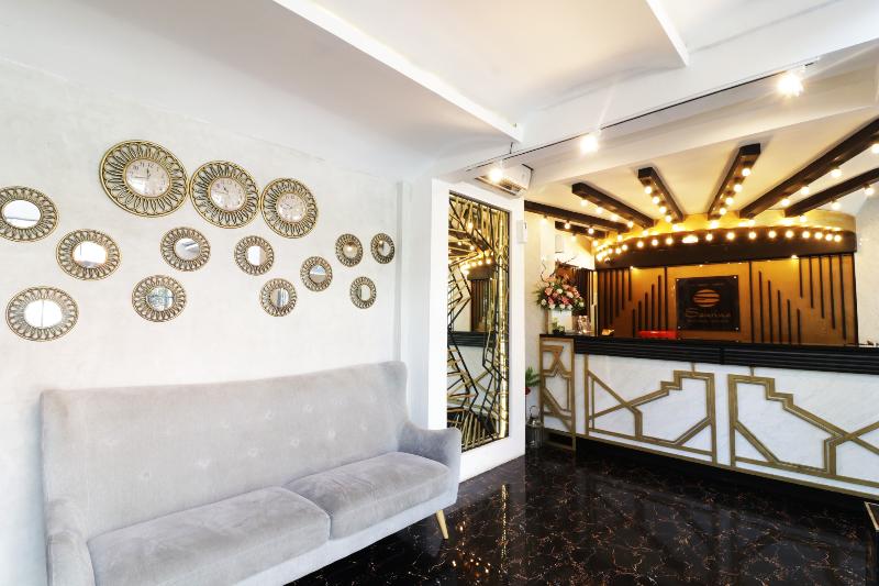 Hotel Sanrina Makassar by ZUZU - Lobi