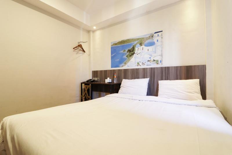 Hotel Sanrina Makassar by ZUZU - Oda