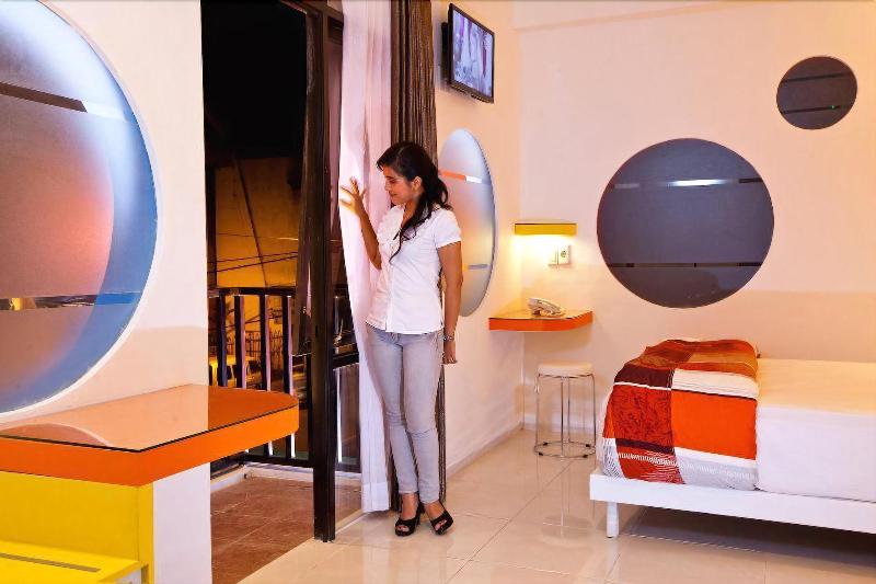 Dewarna Arifin Hotel Malang - Oda