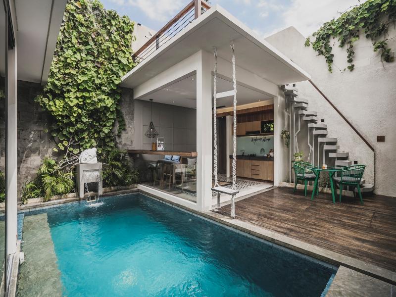 Ayona Villa Seminyak By Ini Vie Hospitality - Havuz