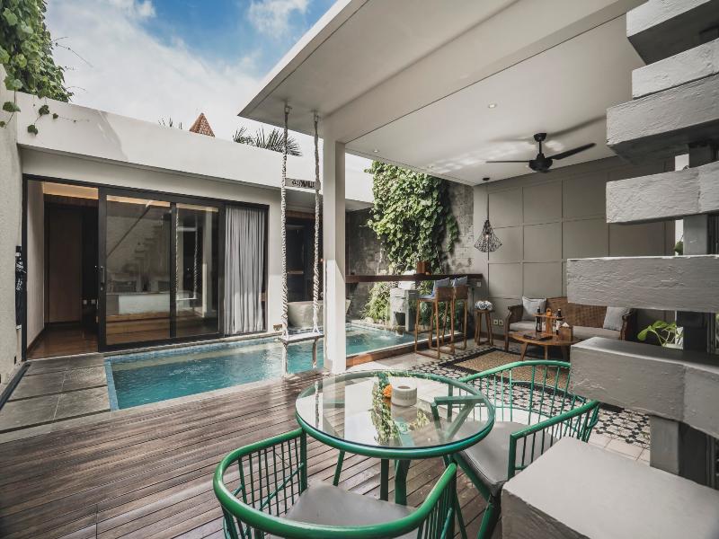 Ayona Villa Seminyak By Ini Vie Hospitality - Havuz
