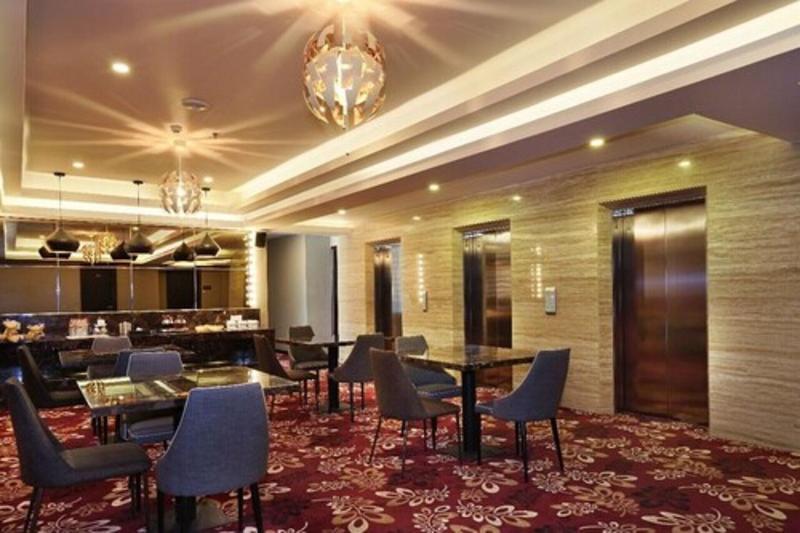 Pyramid Suites Banjarmasin - Lobi