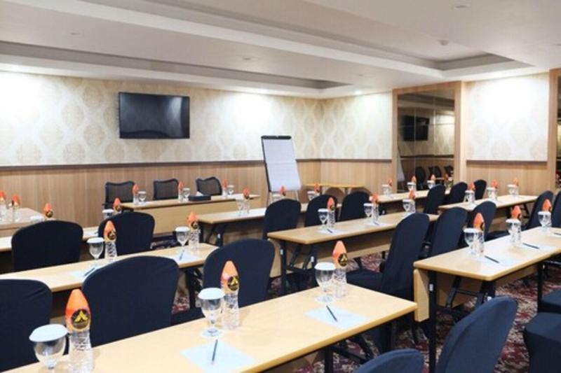 Pyramid Suites Banjarmasin - Toplantı
