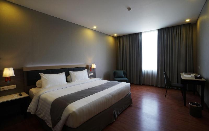 Pyramid Suites Banjarmasin - Oda