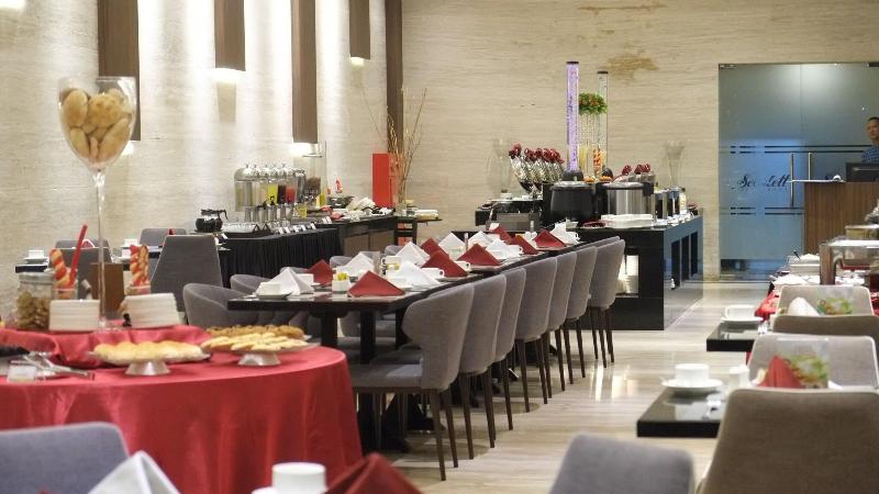 Pyramid Suites Banjarmasin - Restoran