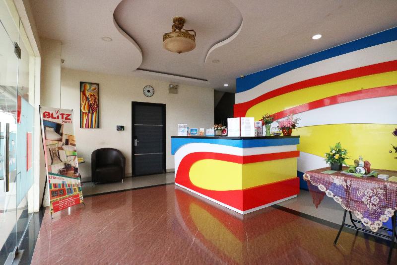Blitz Hotel Batam Near Sultan Mahmud Ri'ayat Shah - Lobi
