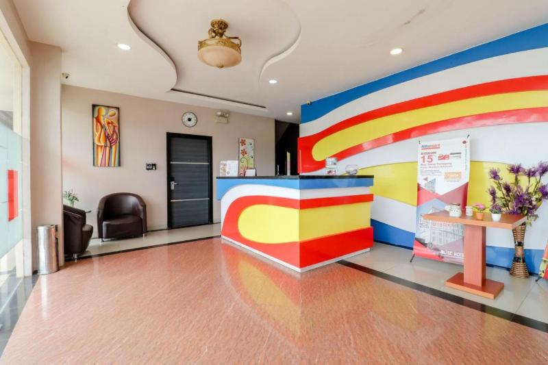 Blitz Hotel Batam Near Sultan Mahmud Ri'ayat Shah - Lobi