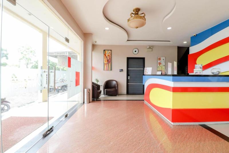 Blitz Hotel Batam Near Sultan Mahmud Ri'ayat Shah - Lobi