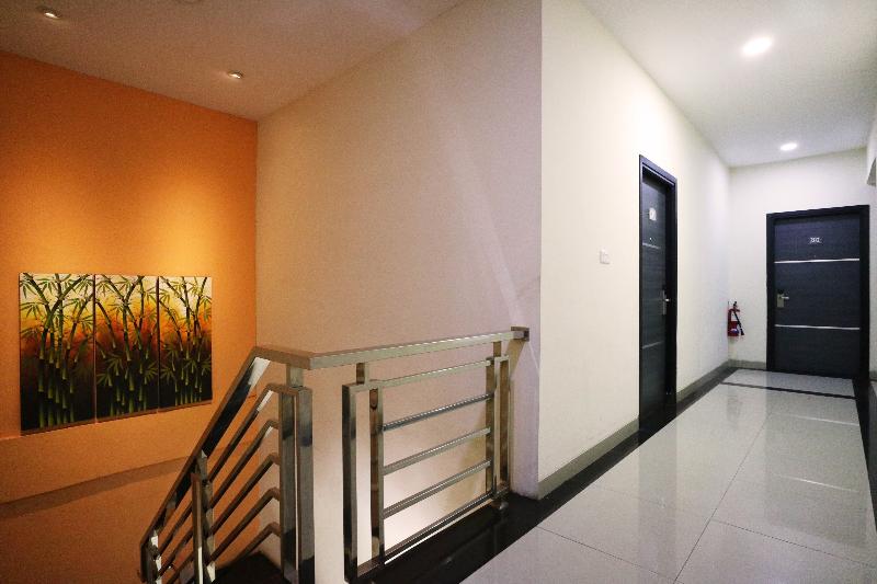 Blitz Hotel Batam Near Sultan Mahmud Ri'ayat Shah - Oda
