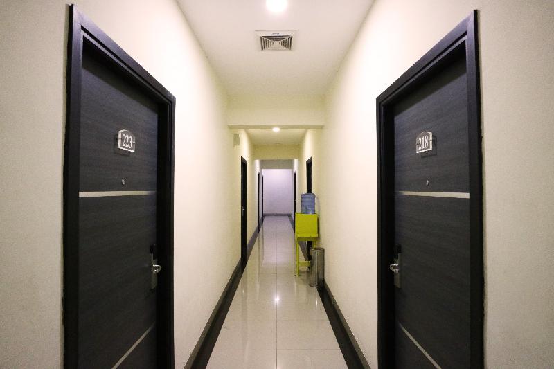 Blitz Hotel Batam Near Sultan Mahmud Ri'ayat Shah - Oda