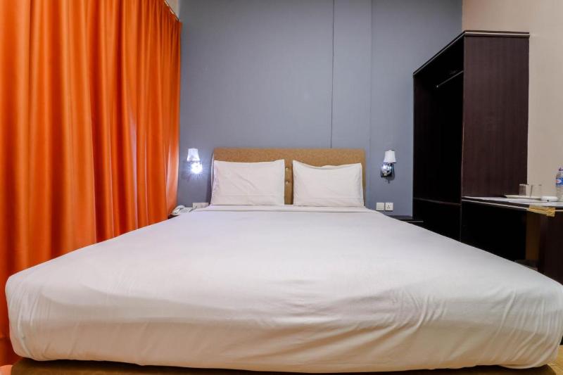 Blitz Hotel Batam Near Sultan Mahmud Ri'ayat Shah - Oda