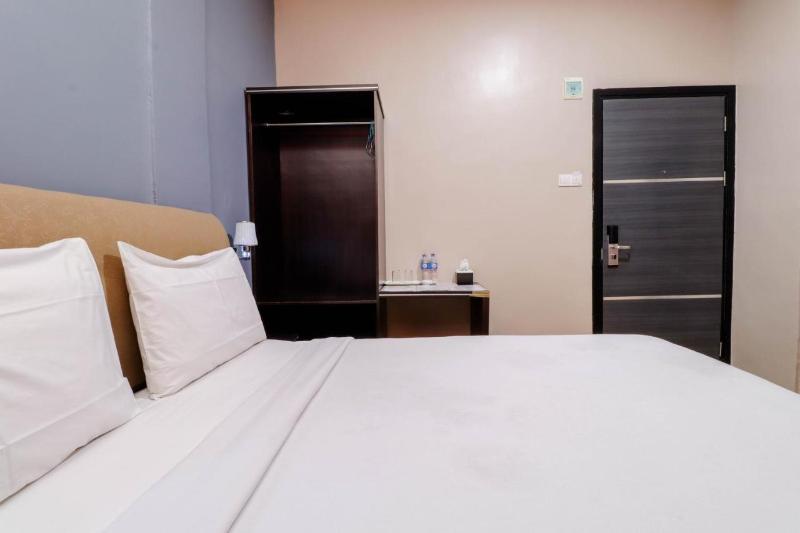 Blitz Hotel Batam Near Sultan Mahmud Ri'ayat Shah - Oda