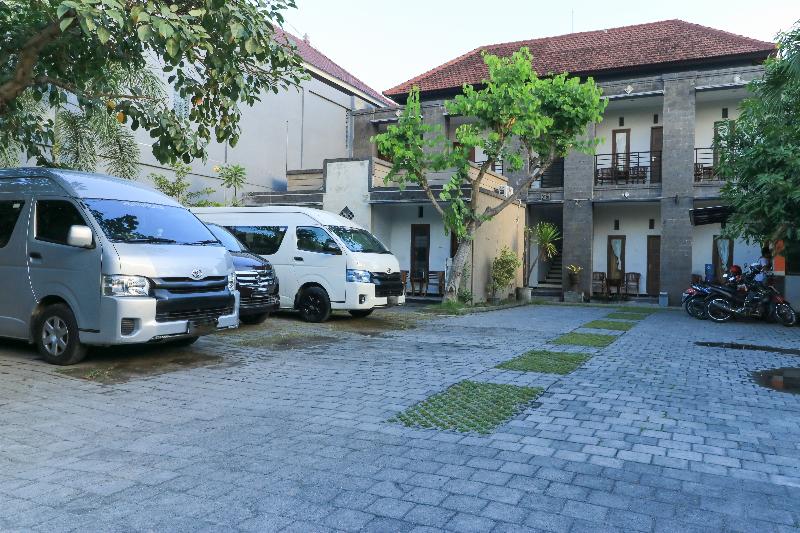Hotel Warta Putra by ZUZU - Genel