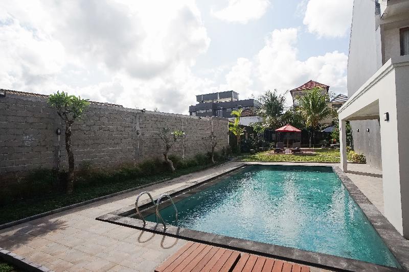 Royal Majesty Villas Jimbaran by ZUZU - Havuz
