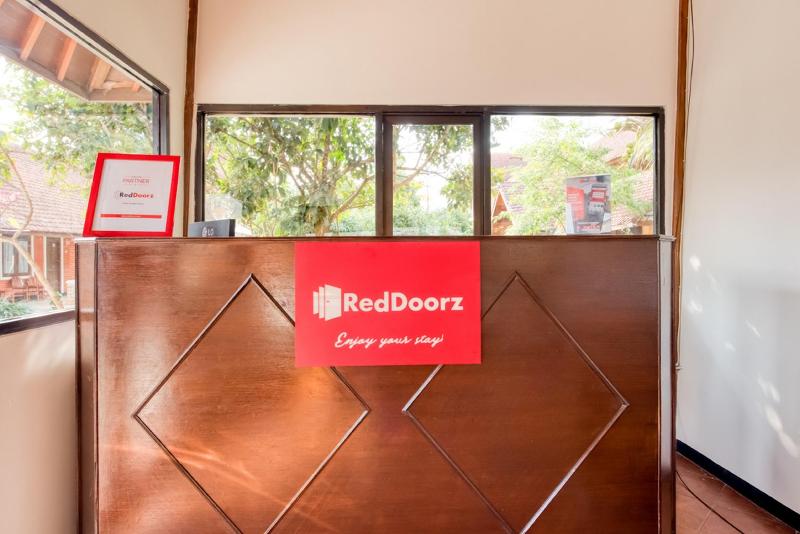 Formerly RedDoorz Syariah near Gor Ken Arok - Lobi