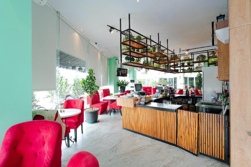 The Crew Hotel Medan - Restoran