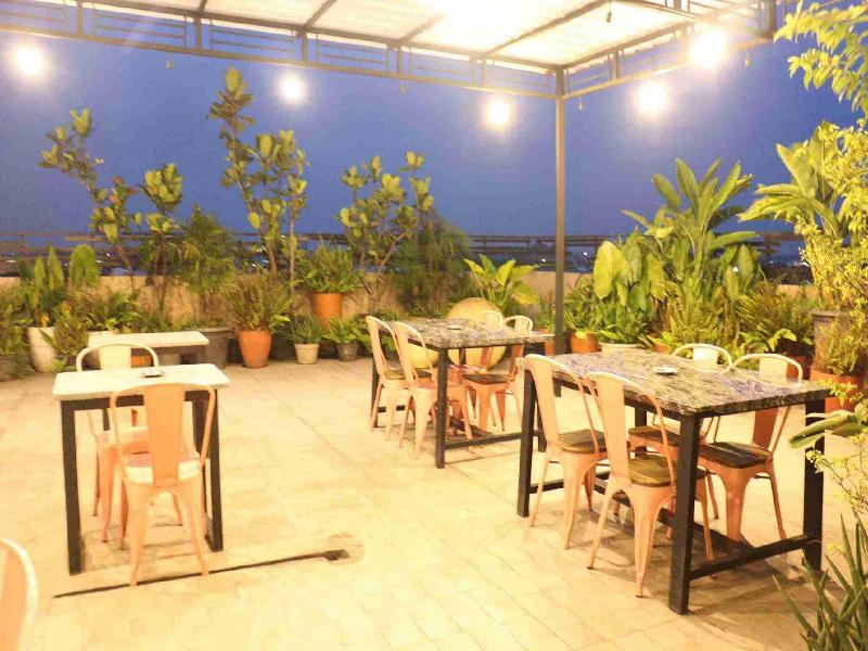 Deli Hotel - Restoran