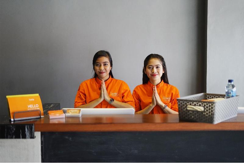 The Lively Hotel Kualanamu Medan - Lobi