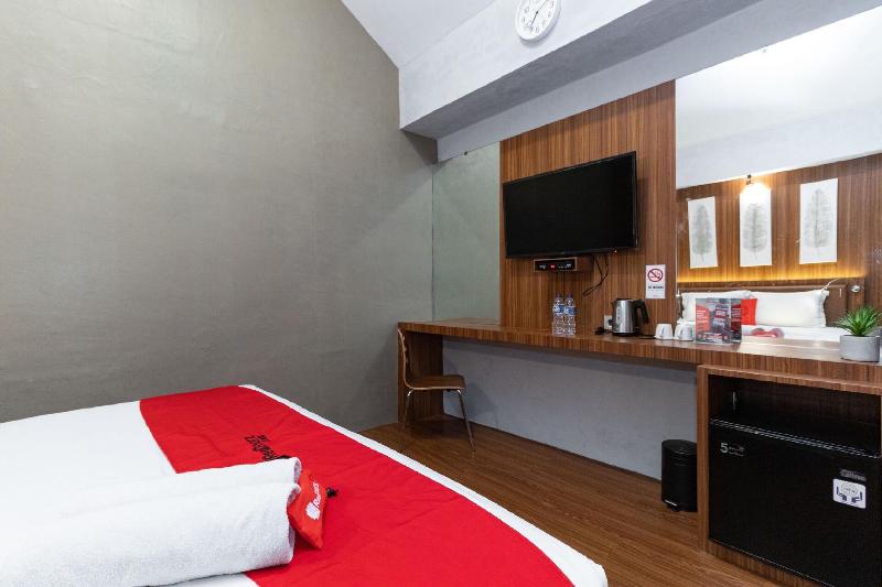 Formerly RedDoorz Premium Centre Point Mall Medan - Oda