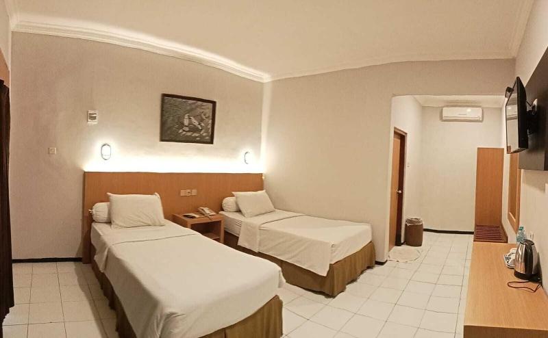 Manyar Hotel Banyuwangi - Oda