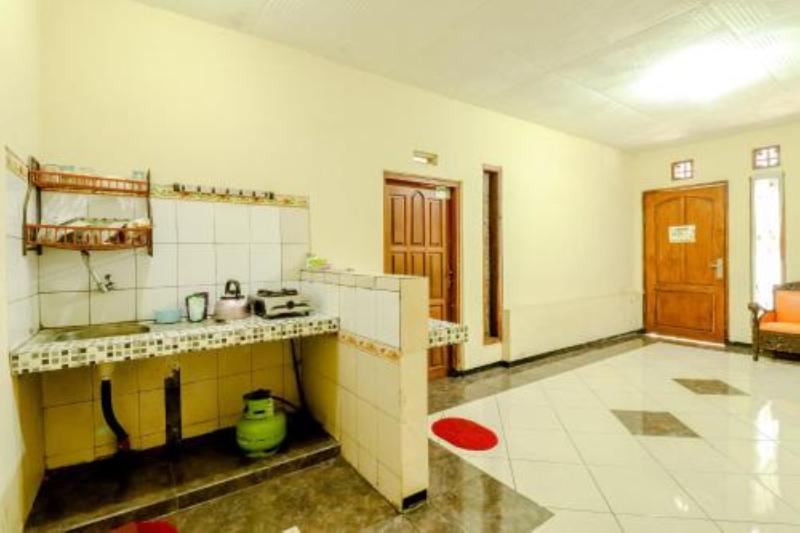Puspa Sari Villa and Homestay by ZUZU - Oda