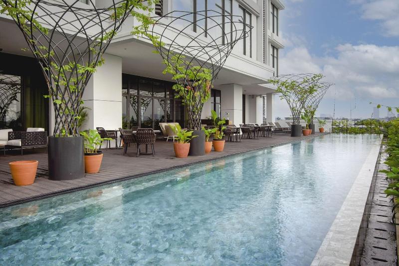 Goodrich Suites - Havuz
