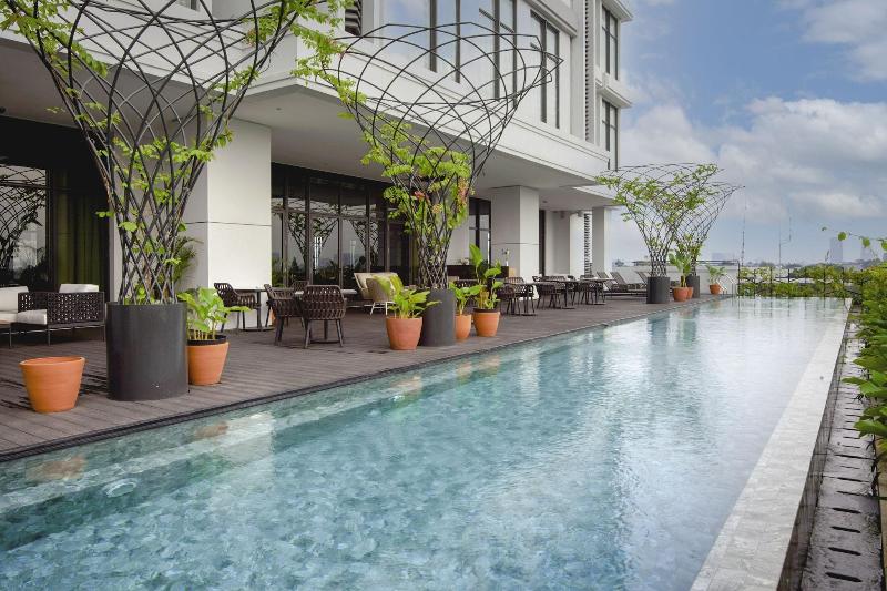 Goodrich Suites - Havuz