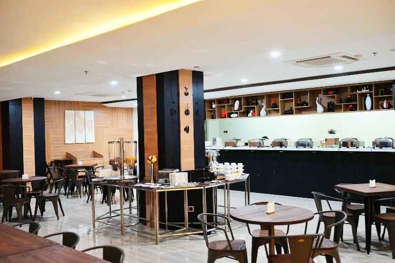 Verse Luxe Wahid Hasyim - Restoran