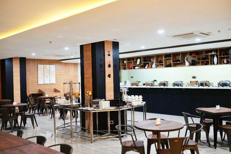 Verse Luxe Wahid Hasyim - Restoran