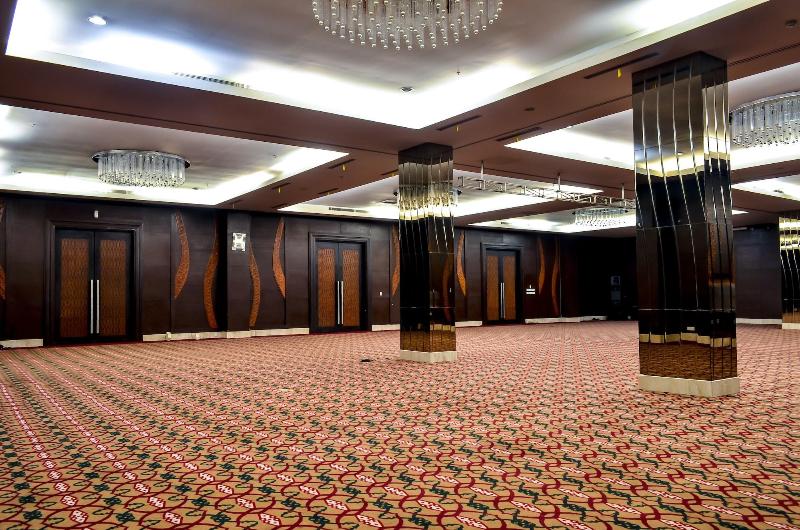 Grand Allison Jayapura - Aktivite