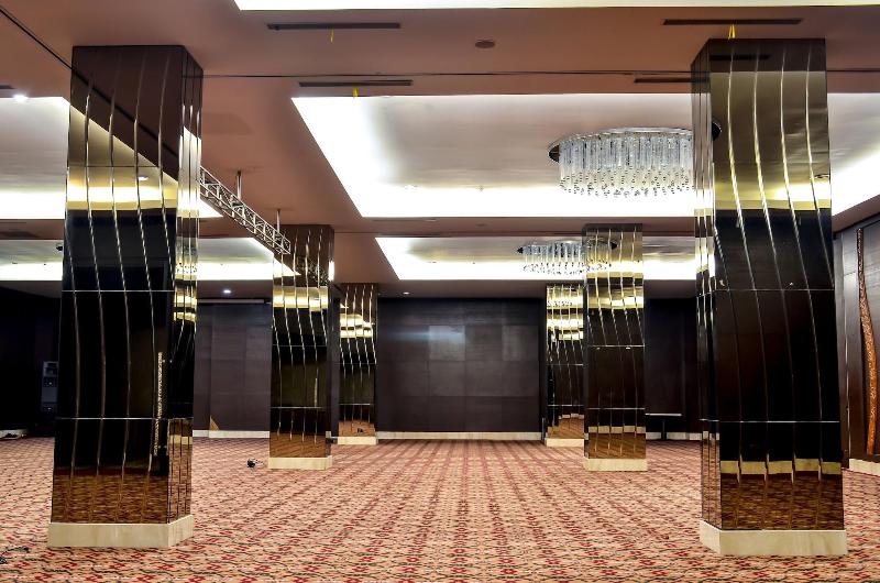 Grand Allison Jayapura - Aktivite